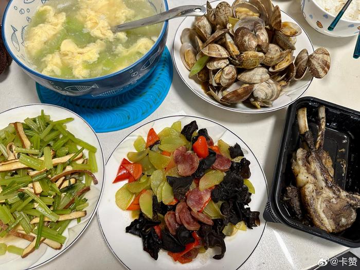 工作日在家吃饭简单点 是不是很清淡？