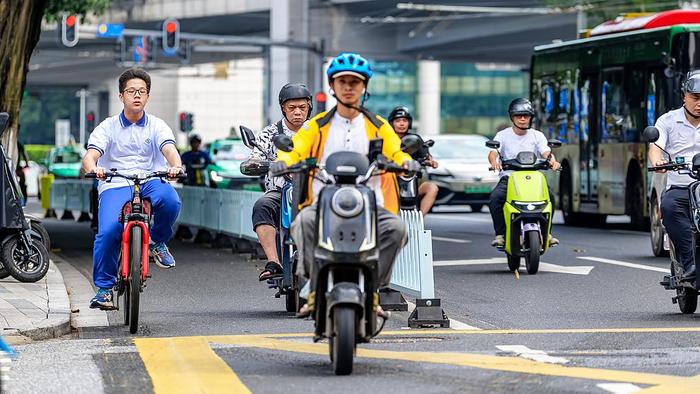 广州电动自行车新规公布：三次违法不处理可扣车，市政府可总量控制