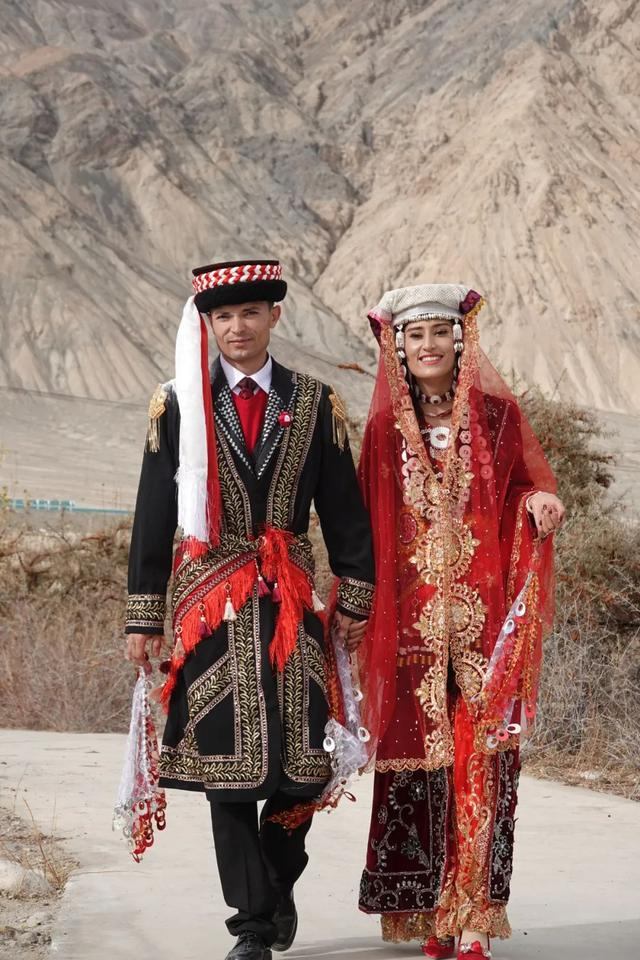 越来越好的生活，让他们的爱情和婚姻中的步伐更加自信（澎湃新闻记者徐大伟 摄）