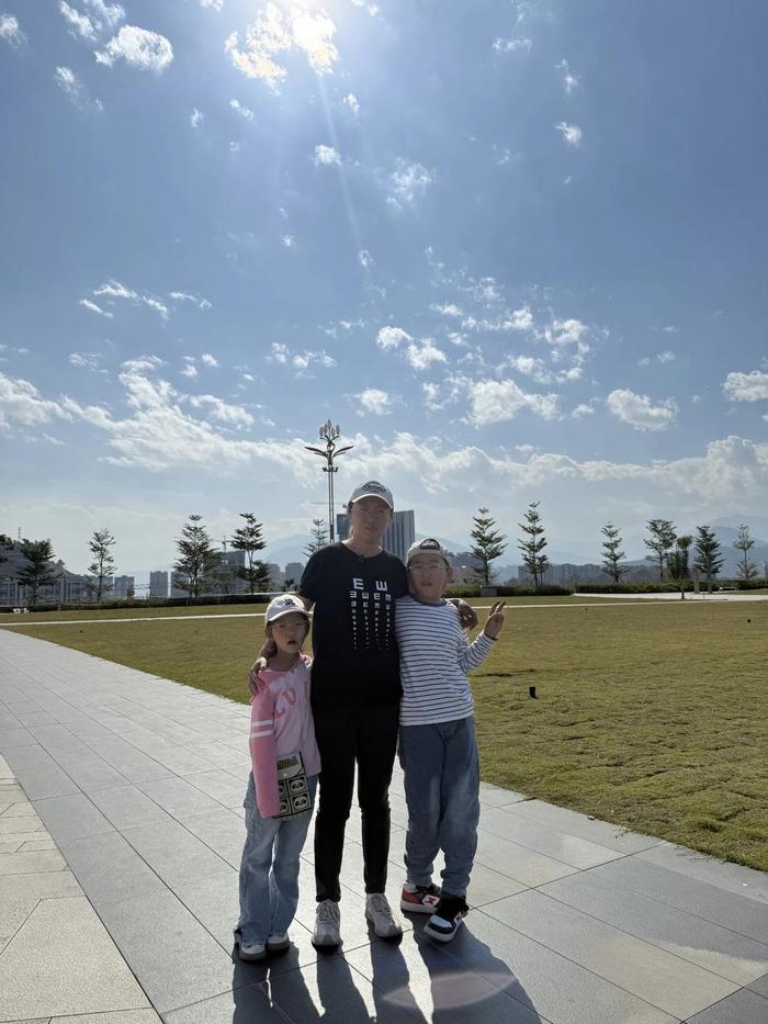 对话带娃追阳光的“北镜妈妈”：只是东北普通家庭，希望儿女童年快乐，延缓近视增长