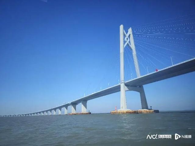 港珠澳大桥可以为香港机场带来更多客流。