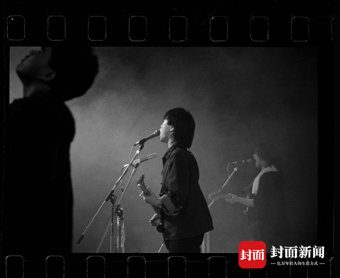 1990年4月，崔健唱响成都。