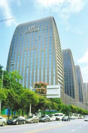 　　成都高新区打造的全省首个知识产权垂直社区——知识产权金融大厦。