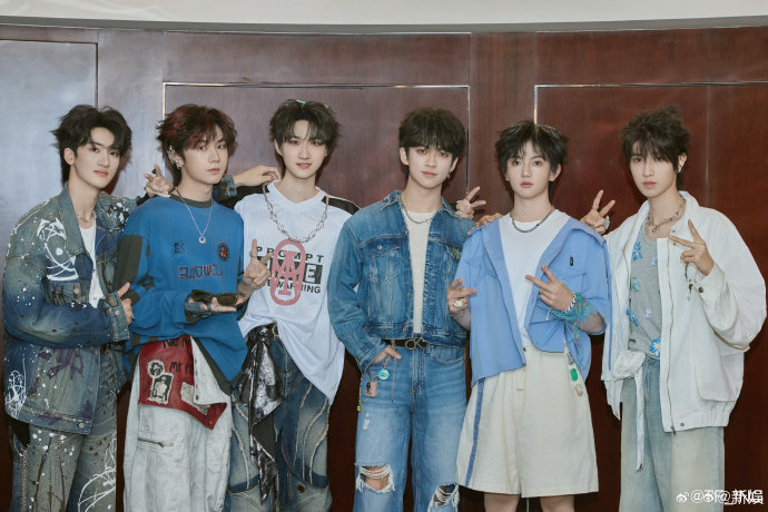 TF家族2025年新年音乐会官宣!以热爱为题,谱写下一个春天!|张泽禹|马嘉祺|左航|张真源|严浩翔_新浪新闻