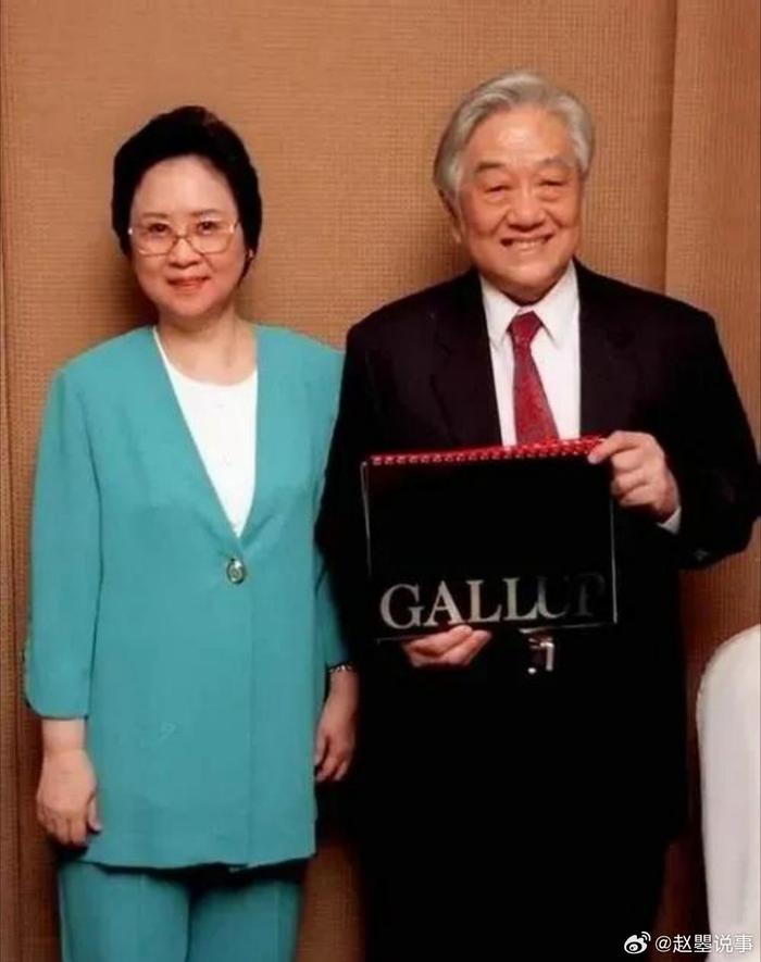 所有男士都应该向平鑫涛学习，看看他是怎么宠溺老婆的！