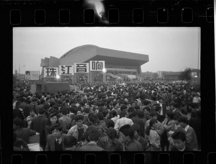 演唱会现场人头攒动