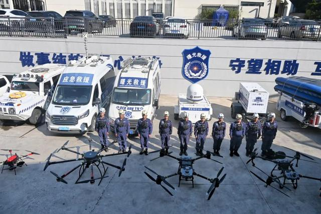 如今，厦门曙光救援队救援设备覆盖“海陆空”。谢祯 摄