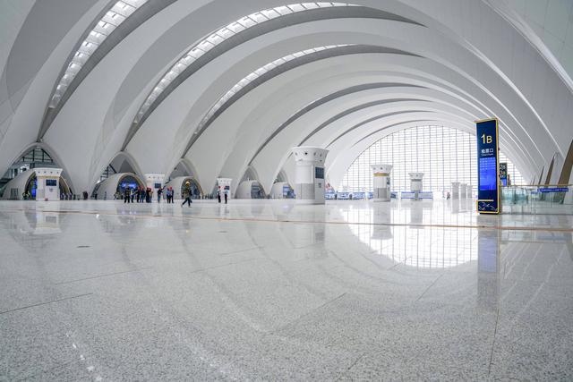 南昌东站投运后，与南昌西站、南昌站、南昌南站等共同组成南昌铁路枢纽。 澎湃新闻记者 王珏玮 图