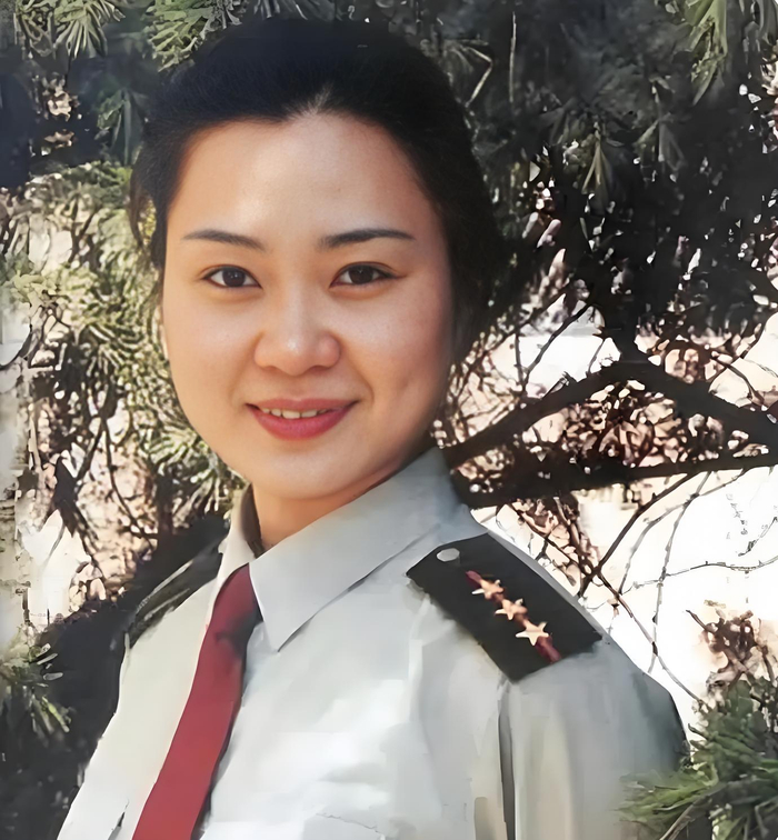 西藏武警副司令员雷敏,武警少将警衔,屡立战功巾帼不让须眉