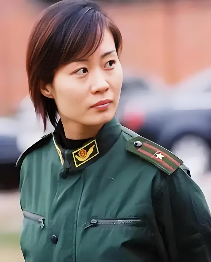 西藏武警副司令员雷敏,武警少将警衔,屡立战功巾帼不让须眉|武警|司令员|西藏武警_新浪新闻