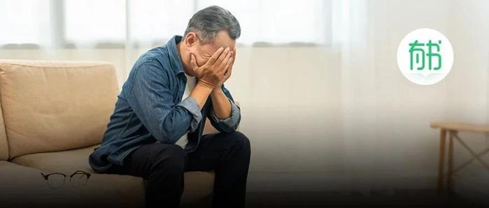 凌晨四点的街头，挤满了“找活路”的人：父母还在拼命，你哪有资格躺平？
