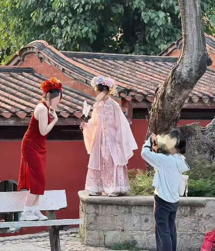 整合自华商报、新京报