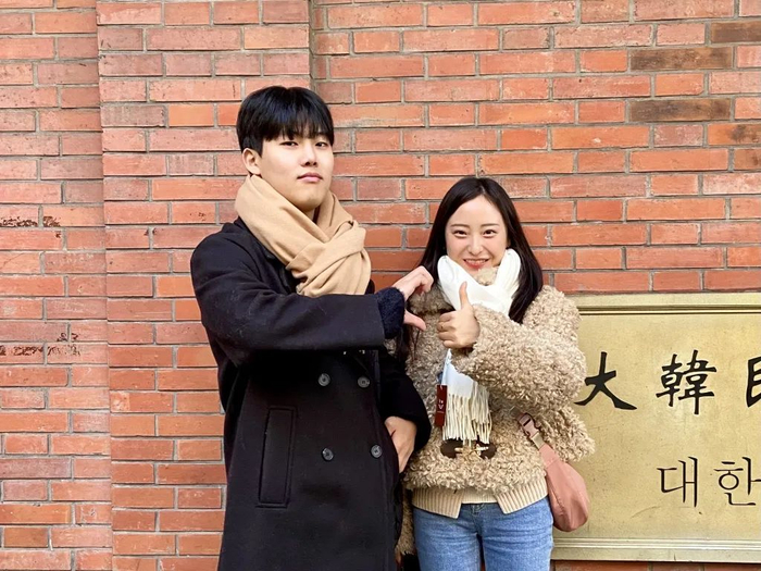 李泰贤和洪多荣。