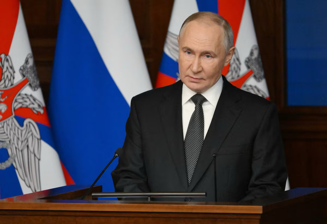 当地时间16日，俄罗斯总统普京在一场于莫斯科举行的会议上发言。图源：外媒