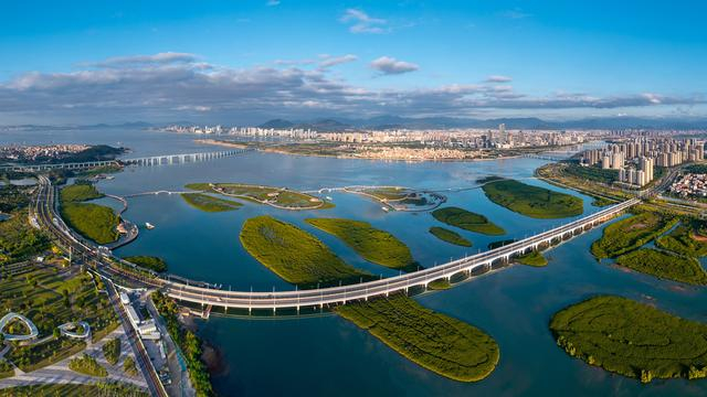 翔安拥有福建省面积最大的人工重构红树林生态公园“下潭尾红树林公园”。黄嵘 摄
