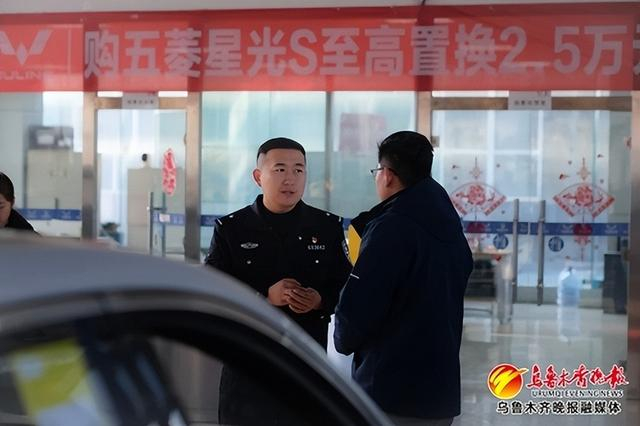 　　高新区（新市区）公安分局天津路派出所民警到赛博特国际汽车城开展“走访企业，维护营商环境”活动。 通讯员刘军摄