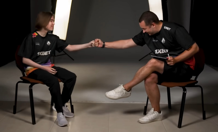 donk和心理咨询师碰拳