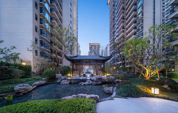 ▲古香古韵的小区园林实景图。