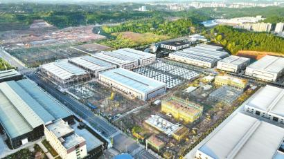 仪陇经开区建设中的标准厂房。