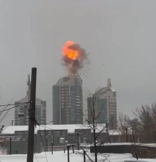 △喀山“曼哈顿”小区的高层住宅遭无人机袭击