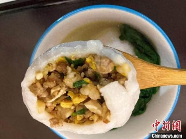 石浦“肉包汤粿”。 林波 摄