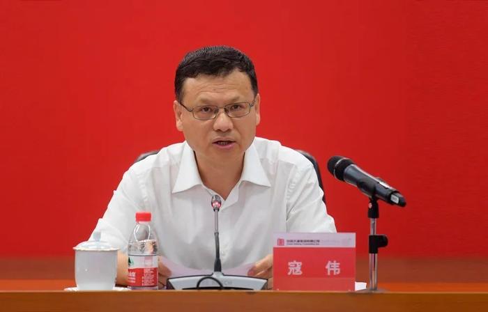 楼上被烟呛 楼下被水淹 电线短路引燃暖气管道隔热层