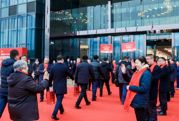 茅台管理层列队欢迎茅台酱香酒经销商代表