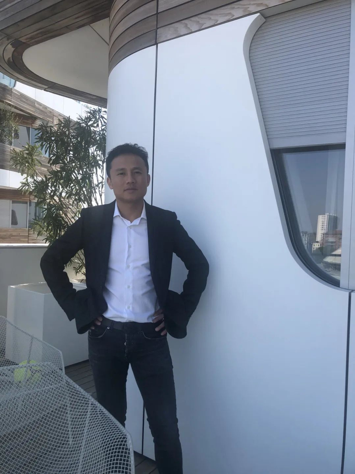 李万春:以实际行动展示新时代华商风采