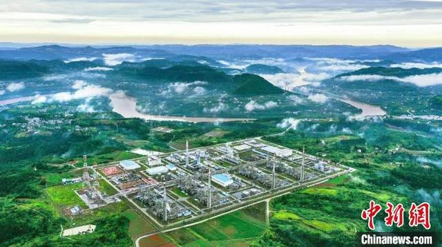 世界首个7000余米超深高含硫生物礁大气田--元坝气田。袁鹏 摄