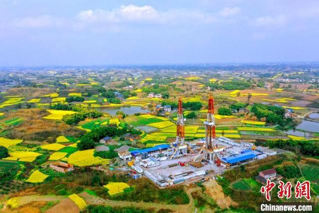 我国首个探明储量超千亿方的深层页岩气田——威荣页岩气田。王平 摄