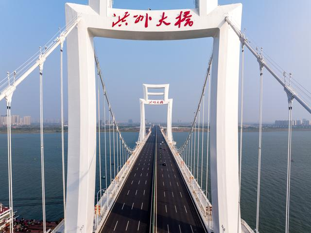 南昌洪州大桥。 视觉中国 图