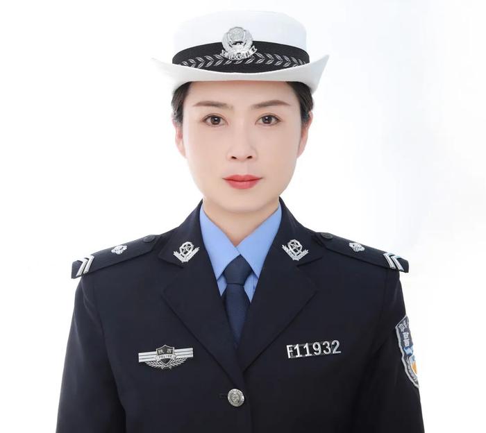 女辅警许美人图片