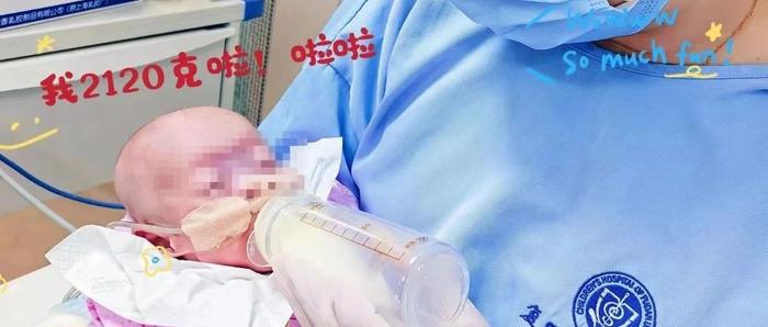 胎龄22周，体重450克，身长仅为成人巴掌大小！复旦儿科挑战不可能，成功救治生存极限早产儿