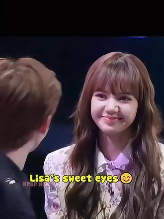 lisa害羞了 蔡徐坤 lisa 名场面 这样的场景谁能不心动呢?