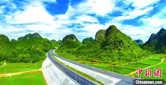 图为岳圩口岸联线公路。广西交通运输厅供图
