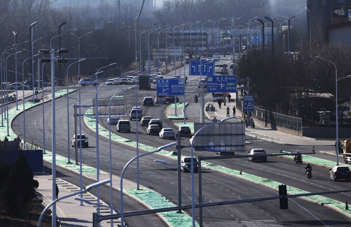 副中心站枢纽周边“两横四纵”路网雏形显现。新京报记者 王贵彬 摄