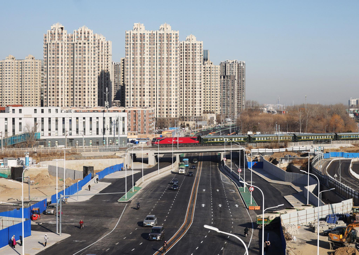 车辆在通运路上行驶。新京报记者 王贵彬 摄