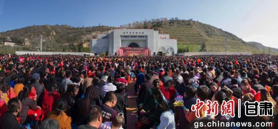 “送欢乐下基层”慰问演出。甘肃省文联供图