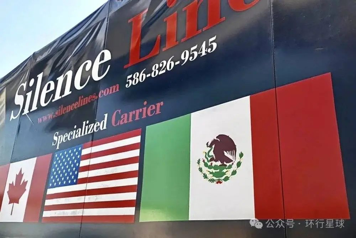 在墨西哥马路上随处可见在美加墨之间跑运输的货车  图：作者