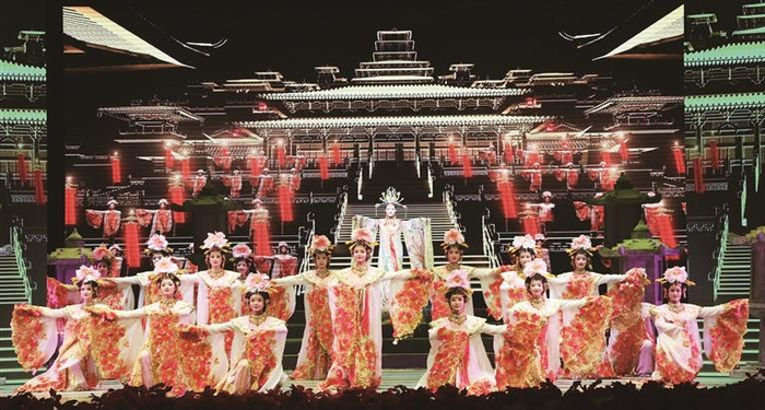     西固区迎新年文艺演出现场 董永前 摄