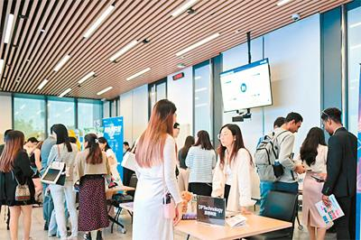 近期，领英中国面向留学生举办招聘活动。资料图片