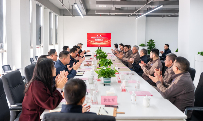 雨花政府助力鸿鹏“开门红”