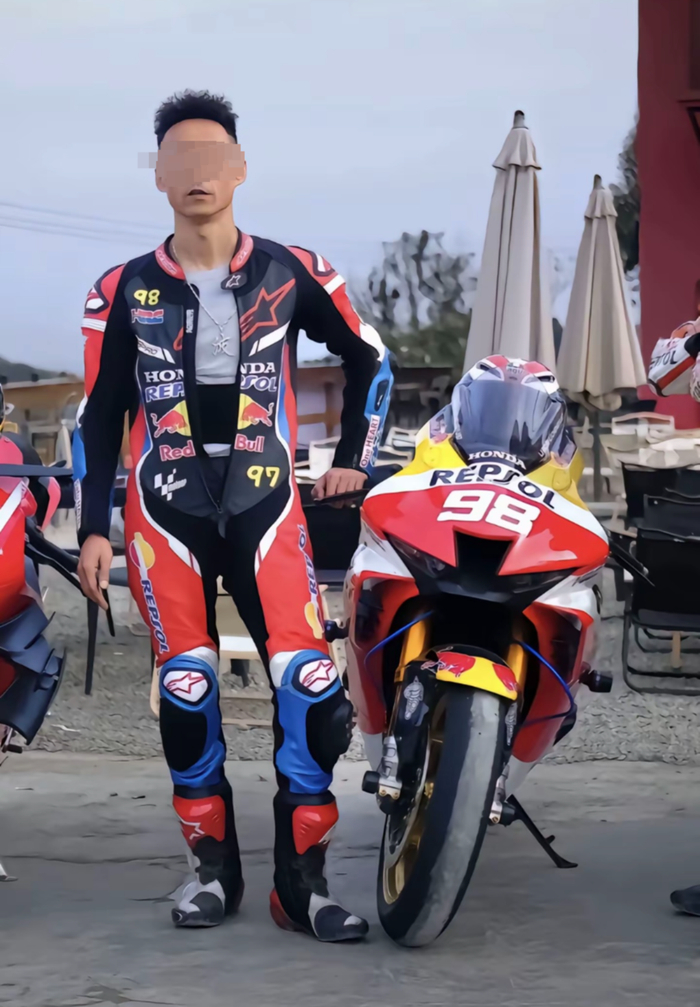 机车博主（图据网络）