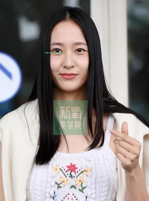 为啥宋茜偷偷撇嘴被骂两年,郑秀晶常年臭脸却被盛赞是冰山美人?