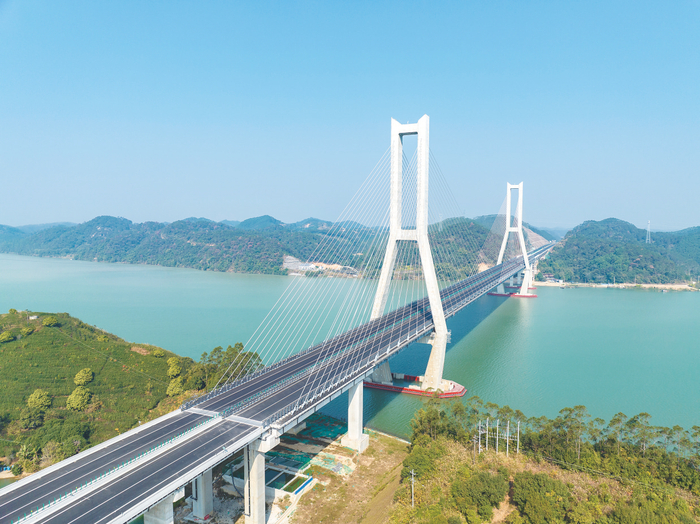 ①上林至横县公路一期工程建成通车。 （黄维业 摄）