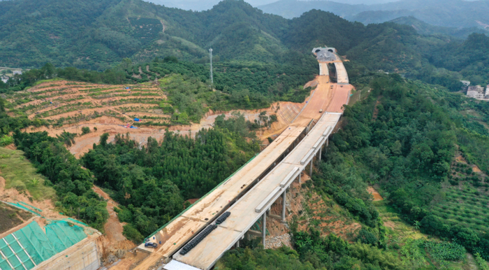 阳信高速茂名段位坑村2号大桥至位坑村1号大桥航拍图。