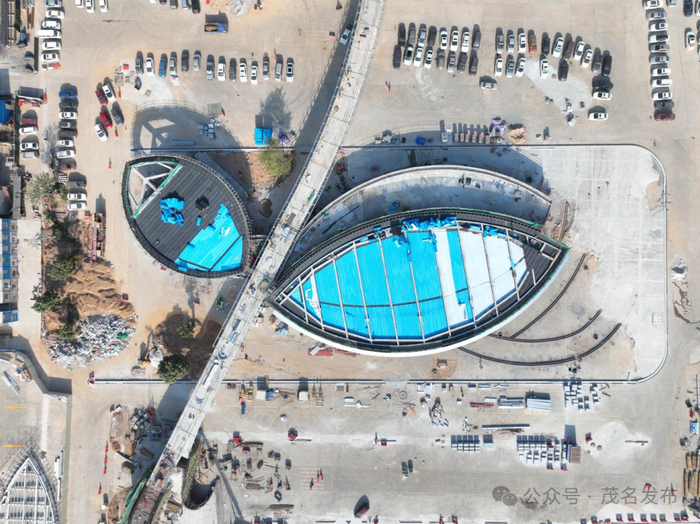 包茂高速柏桥服务区东区服务楼。