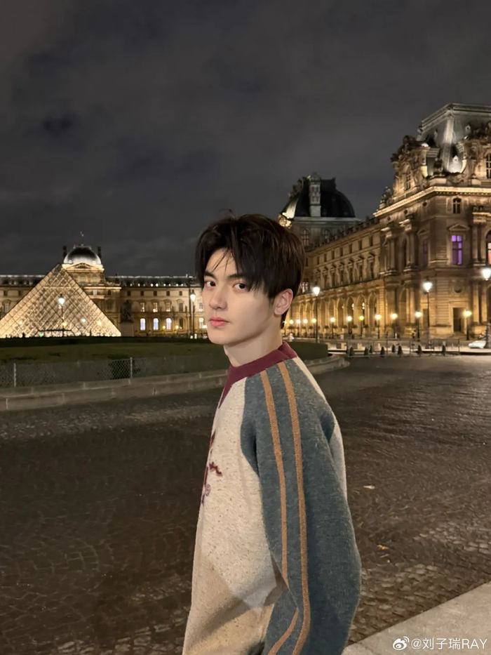 来源：潮新闻·钱江晚报综合自当事人社交平台、公开资料、极目新闻等