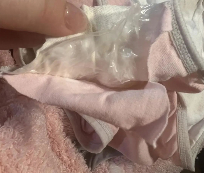 网友称剪开“有棵树”生理内裤发现塑料膜