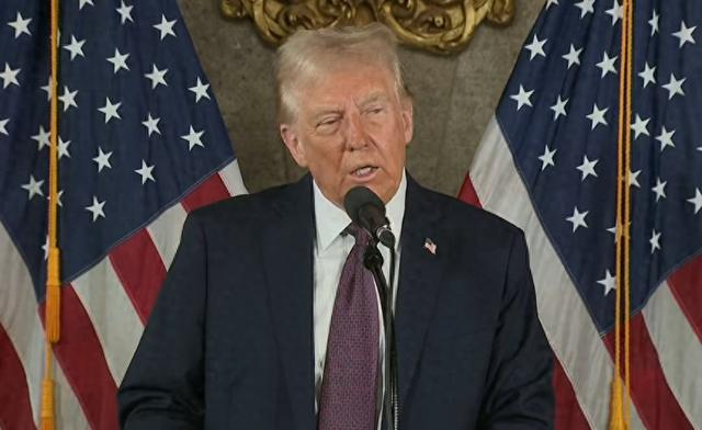 当地时间1月7日，特朗普在海湖庄园表示，不排除“以军事或经济胁迫手段控制巴拿马运河和格陵兰岛”的可能性 视频截图 